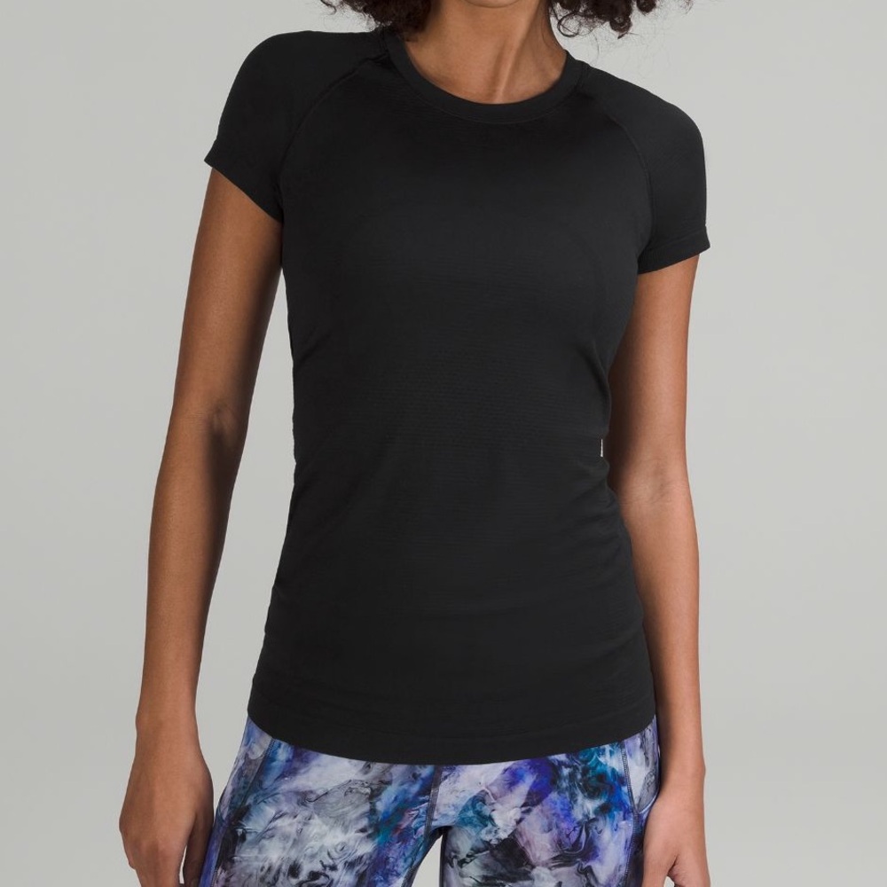 Lululemon swiftly tech short sleeve shirt 2.0 hip length black size 2